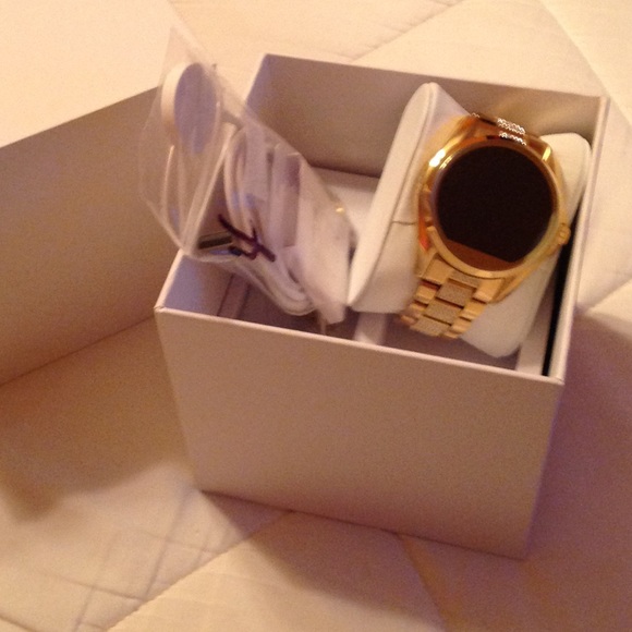 gold tone smartwatch